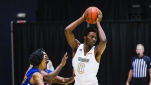 West Virginia men's hoops adds grad transfer Dimon Carrigan